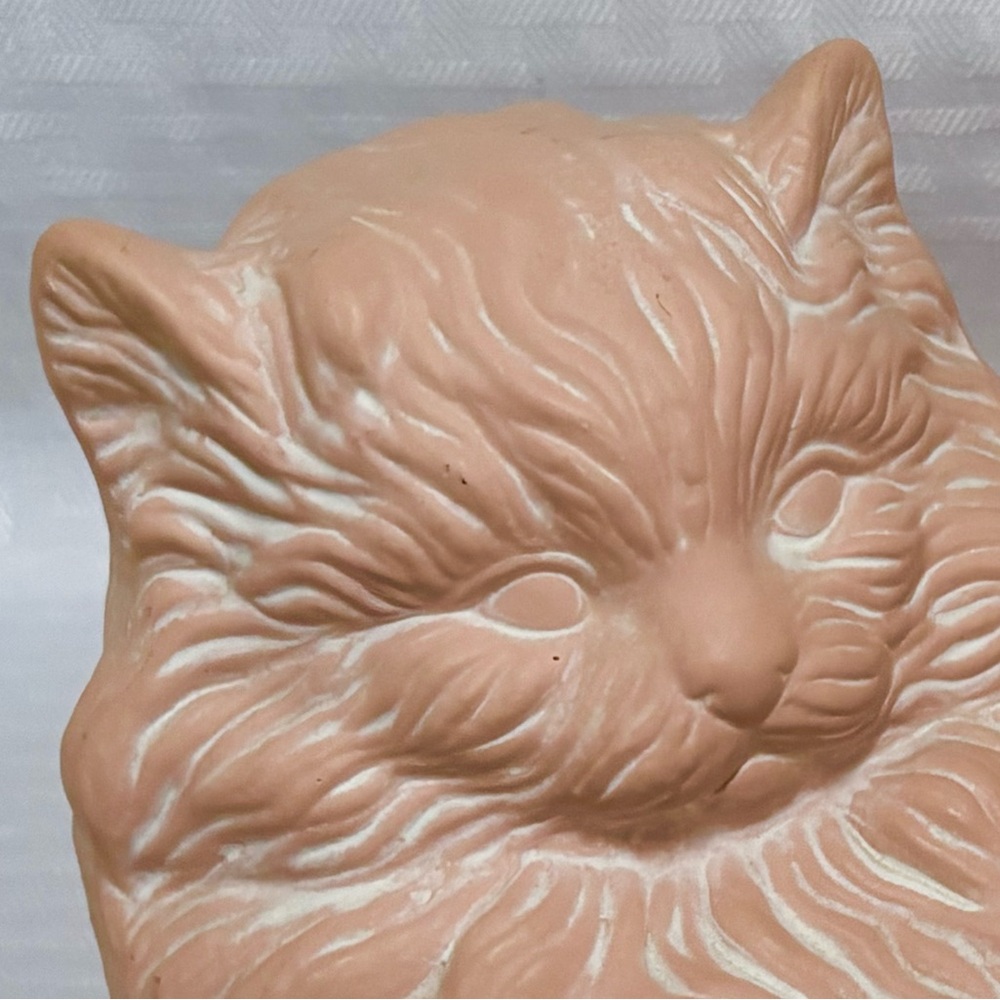 Decorative Ceramic Persian Cat Figurine - Elegant Shelf Accent - Picture 3 of 7